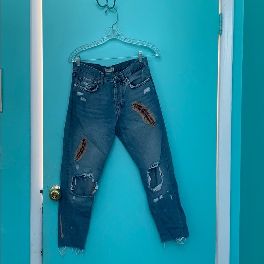 ZARA RIPPED JEANS S24
